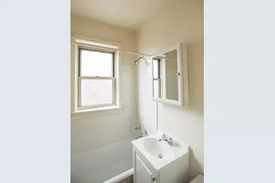 1100 W Roscoe Street #30, Chicago, IL 60657 - Photo 8
