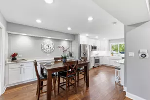 1492 Circle Ct, Elk Grove Village, IL 60007 - Photo 10