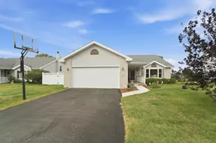 1375 E Cap Cir, Bourbonnais, IL 60914 - Photo 2