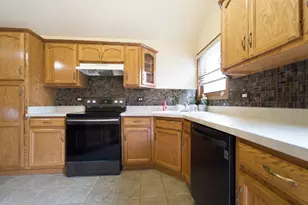 1375 E Cap Cir, Bourbonnais, IL 60914 - Photo 10