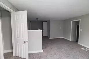 622 E Mulberry St, Bloomington, IL 61701 - Photo 12