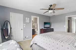105 Station Park Cir, Grayslake, IL 60030 - Photo 18