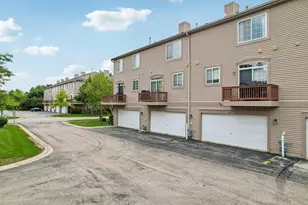 105 Station Park Cir, Grayslake, IL 60030 - Photo 26