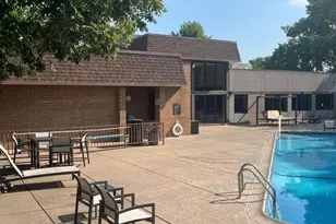 2000 Chestnut Ave, Glenview, IL 60025 - Photo 26