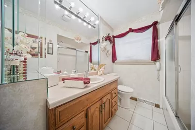 8231 W Berwyn Avenue, Chicago, IL 60656 - Photo 14