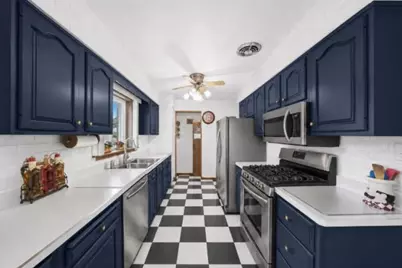 8231 W Berwyn Avenue, Chicago, IL 60656 - Photo 8