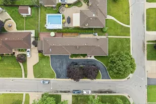 8231 W Berwyn Ave, Chicago, IL 60656 - Photo 30