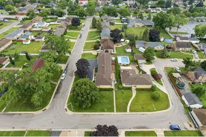 8231 W Berwyn Avenue, Chicago, IL 60656 - Photo 32