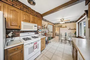 8231 W Berwyn Ave, Chicago, IL 60656 - Photo 10