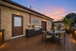 8231 W Berwyn Ave, Chicago, IL 60656 - Photo 2