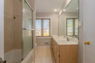 5639 N Manor Ln, Norwood Park, IL 60631 - Photo 18