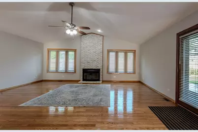 5639 N Manor Lane, Norwood Park, IL 60631 - Photo 8