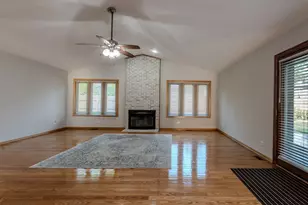 5639 N Manor Ln, Norwood Park, IL 60631 - Photo 8