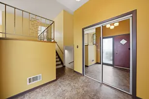 1025 Belair Dr, Darien, IL 60561 - Photo 6