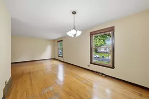 1025 Belair Dr, Darien, IL 60561 - Photo 8