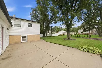 1025 Belair Drive, Darien, IL 60561 - Photo 42