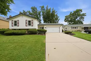 1025 Belair Dr, Darien, IL 60561 - Photo 1