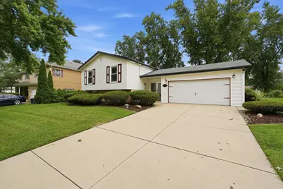 1025 Belair Drive, Darien, IL 60561 - Photo 2