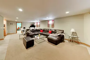 5837 N Virginia Ave, Chicago, IL 60659 - Photo 30