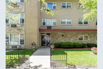 415 S Maple Avenue #202, Oak Park, IL 60302 - Photo 2