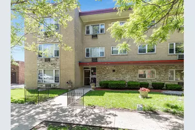 415 S Maple Avenue #202, Oak Park, IL 60302 - Photo 1