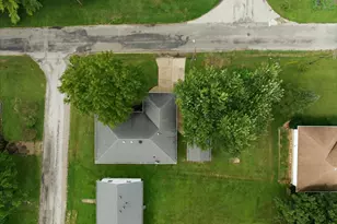 1000 E Jefferson St, Clifton, IL 61727 - Photo 28