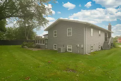 18920 S Maple Avenue, Country Club Hills, IL 60478 - Photo 4