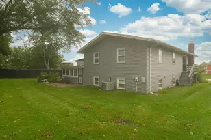 18920 S Maple Ave, Country Club Hills, IL 60478 - Photo 4