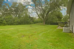 18920 S Maple Ave, Country Club Hills, IL 60478 - Photo 2
