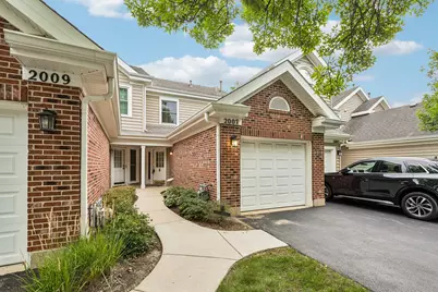 2007 N Coldspring Road, Arlington Heights, IL 60004 - Photo 2