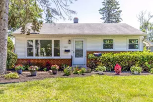 2814 Cardinal Dr, Rolling Meadows, IL 60008 - Photo 1