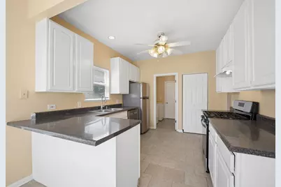 946 Cynthia Lane, Lake in the Hills, IL 60156 - Photo 8