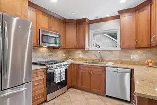 212 N Jackson Rd, Clarendon Hills, IL 60514 - Photo 6