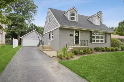 212 N Jackson Road, Clarendon Hills, IL 60514 - Photo 2