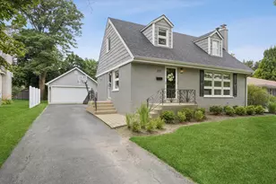 212 N Jackson Rd, Clarendon Hills, IL 60514 - Photo 2