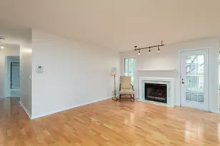 1891 Fox Run Dr, Elk Grove Village, IL 60007 - Photo 8