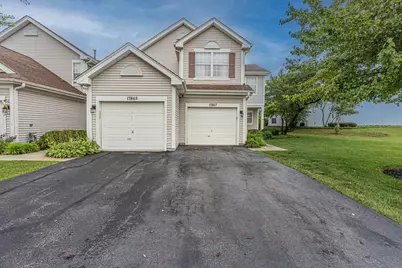 17867 W Braewick Road, Gurnee, IL 60031 - Photo 2