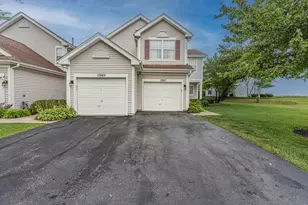 17867 W Braewick Rd, Gurnee, IL 60031 - Photo 2