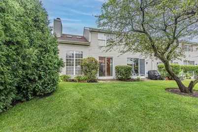 17867 W Braewick Road, Gurnee, IL 60031 - Photo 4