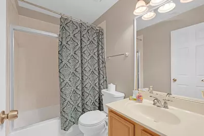 17867 W Braewick Road, Gurnee, IL 60031 - Photo 18