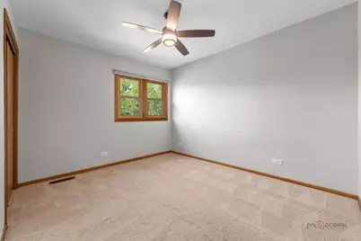 2326 W Weathersfield Way, Schaumburg, IL 60193 - Photo 20