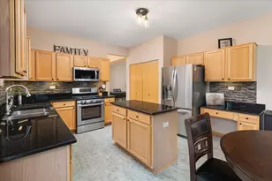 24053 Nightingale Ct, Plainfield, IL 60585 - Photo 6