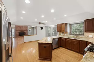 2528 Sun Valley Rd, Lisle, IL 60532 - Photo 12
