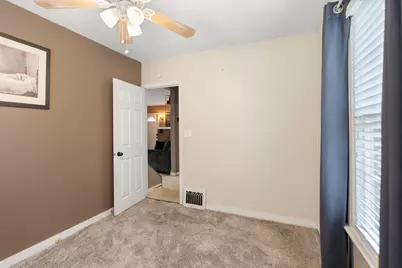 822 N Madison Street, Woodstock, IL 60098 - Photo 20
