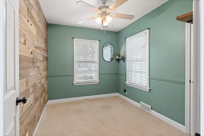 822 N Madison Street, Woodstock, IL 60098 - Photo 16
