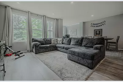 164 Roslyn Place, Bloomingdale, IL 60108 - Photo 6