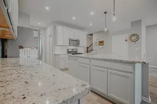 164 Roslyn Pl, Bloomingdale, IL 60108 - Photo 8