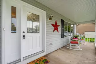 45 N Aspen Dr, Cortland, IL 60112 - Photo 2
