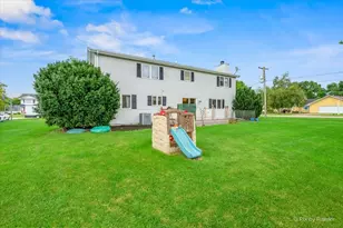 45 N Aspen Dr, Cortland, IL 60112 - Photo 36