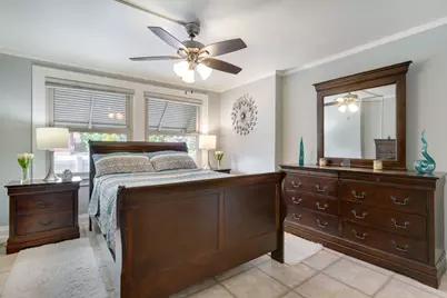 1087 Rose Avenue, Des Plaines, IL 60016 - Photo 10